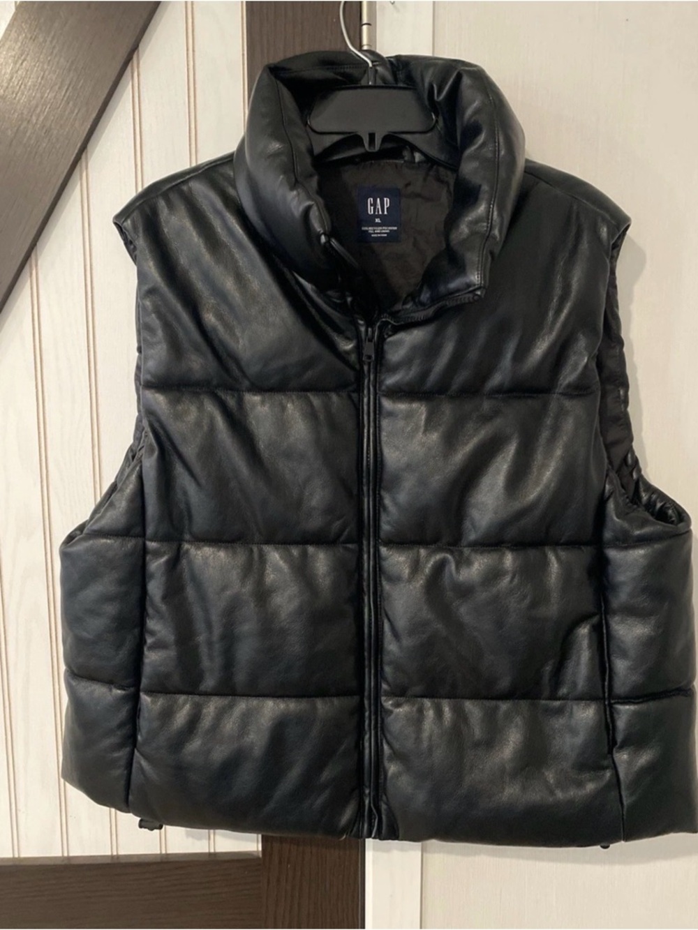 GAP womens Black Quilted Faux-Leather Puffer Vest